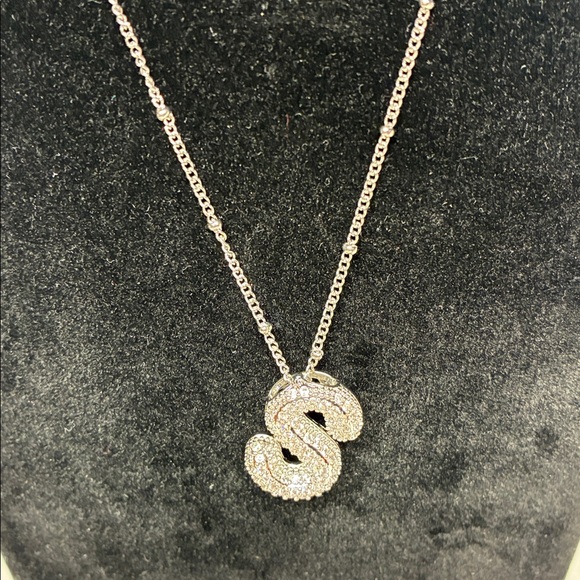 Elegant Silver Initial S Pendant Necklace - Picture 5 of 10
